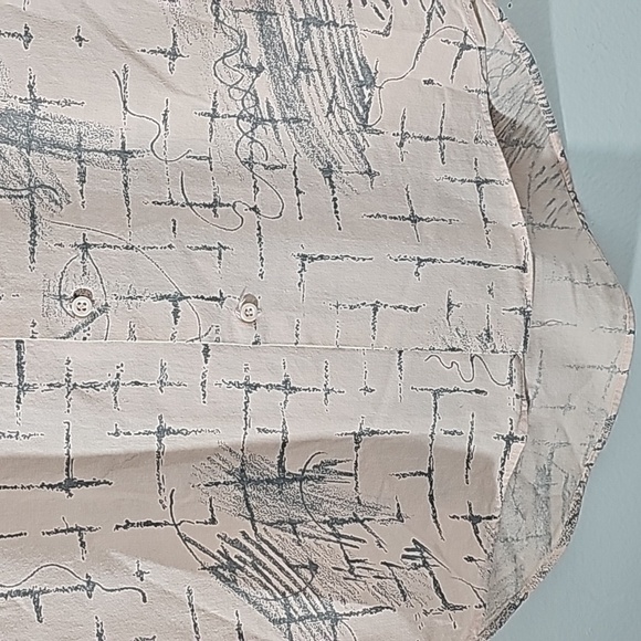 Hutspah mens button-down shirt.‎ Short sleeve. Size medium.  Peach artsy. - Picture 5 of 10